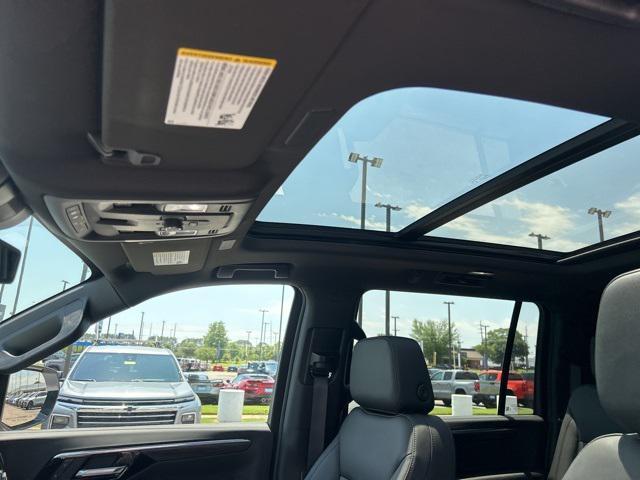new 2025 Chevrolet Suburban car, priced at $71,851