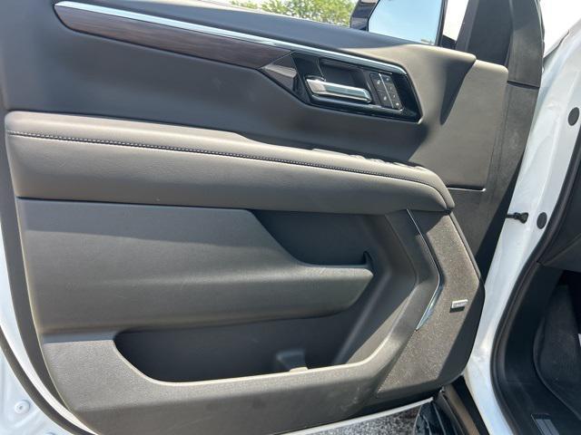 new 2025 Chevrolet Suburban car, priced at $71,851
