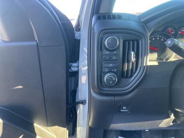 new 2025 Chevrolet Silverado 1500 car, priced at $41,610