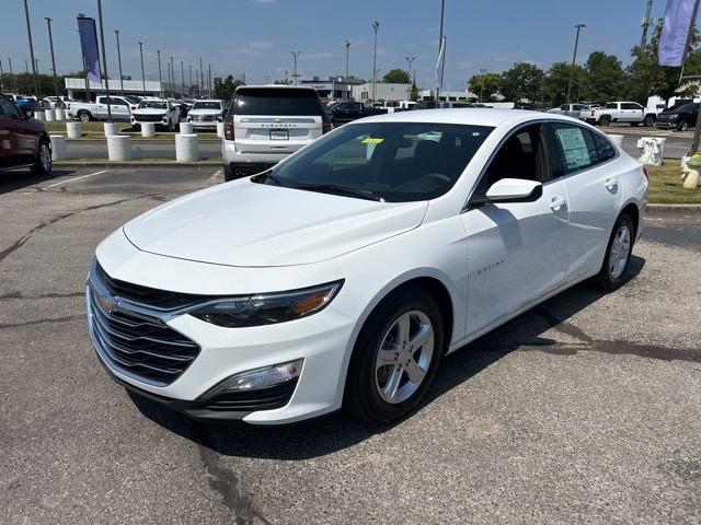 new 2025 Chevrolet Malibu car, priced at $22,995