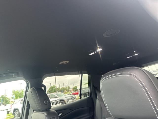 new 2025 Chevrolet Traverse car, priced at $43,494