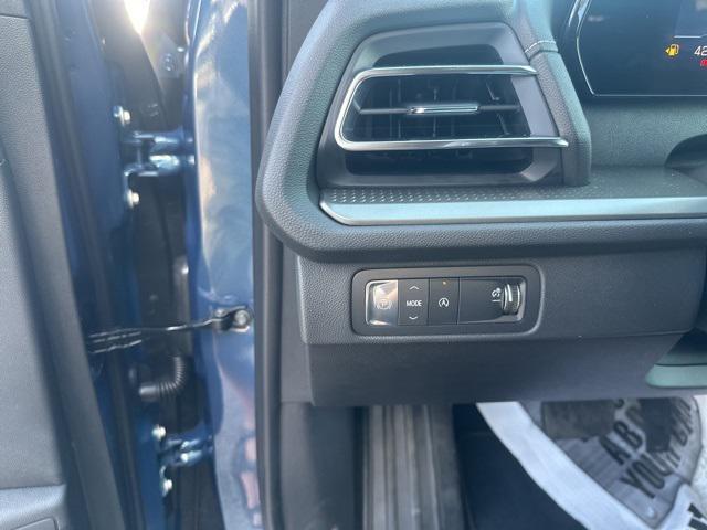 new 2025 Chevrolet Traverse car, priced at $42,744