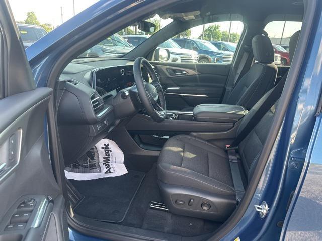 new 2025 Chevrolet Traverse car, priced at $42,744