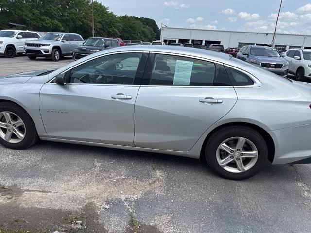 used 2019 Chevrolet Malibu car, priced at $15,491