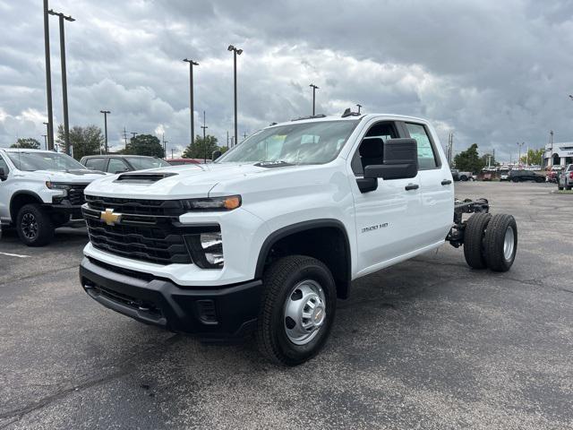 new 2025 Chevrolet Silverado 3500 car, priced at $47,240