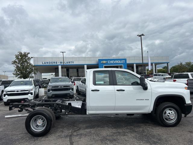 new 2025 Chevrolet Silverado 3500 car, priced at $47,240