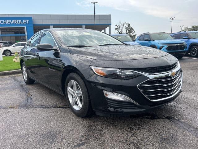 new 2025 Chevrolet Malibu car, priced at $23,245