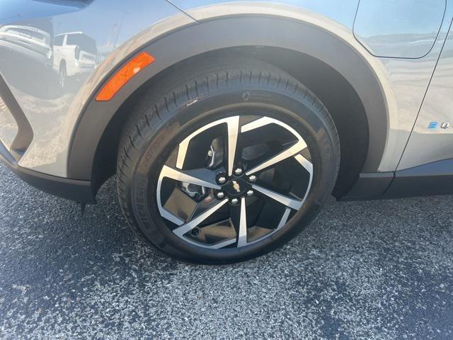 new 2026 Chevrolet Equinox EV car, priced at $34,594