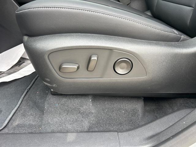 new 2025 Chevrolet Traverse car, priced at $43,739