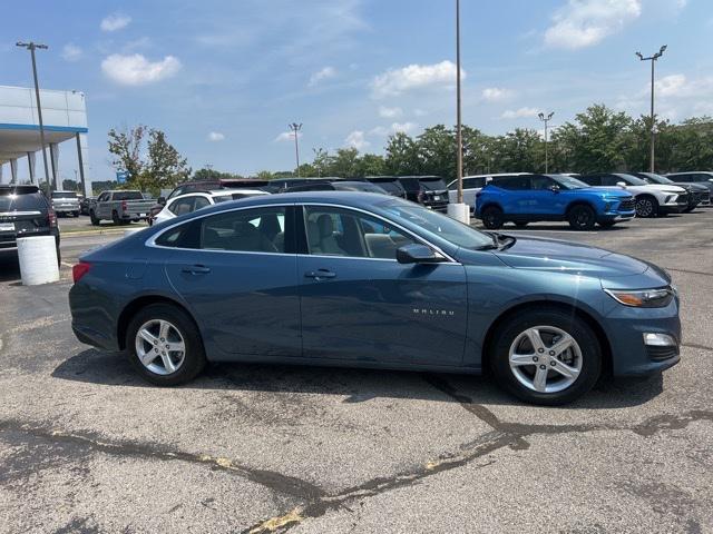 new 2025 Chevrolet Malibu car, priced at $22,995