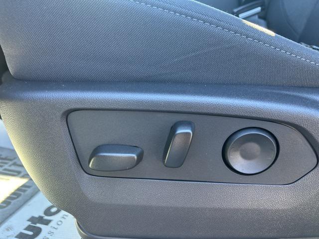 new 2025 Chevrolet Silverado 1500 car, priced at $40,165