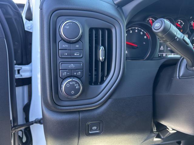 new 2025 Chevrolet Silverado 1500 car, priced at $40,165