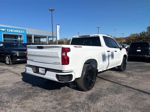 new 2025 Chevrolet Silverado 1500 car, priced at $40,165