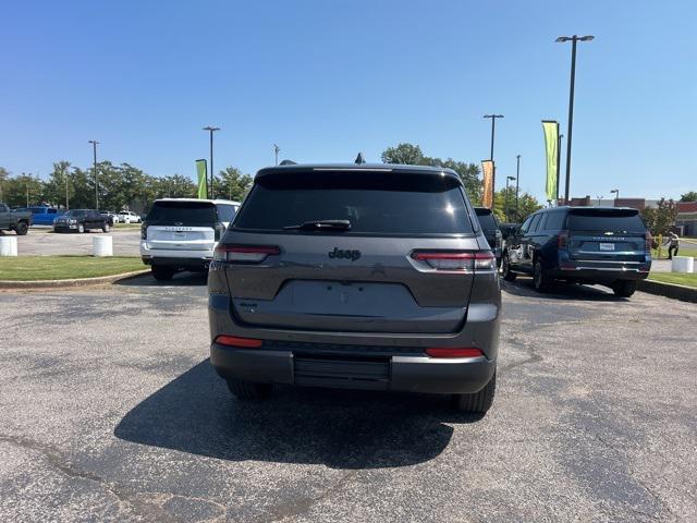 used 2024 Jeep Grand Cherokee L car, priced at $28,403