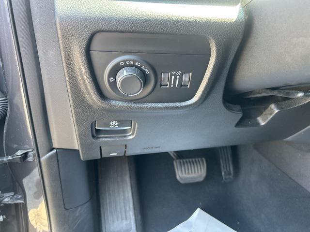 used 2024 Jeep Grand Cherokee L car, priced at $28,403