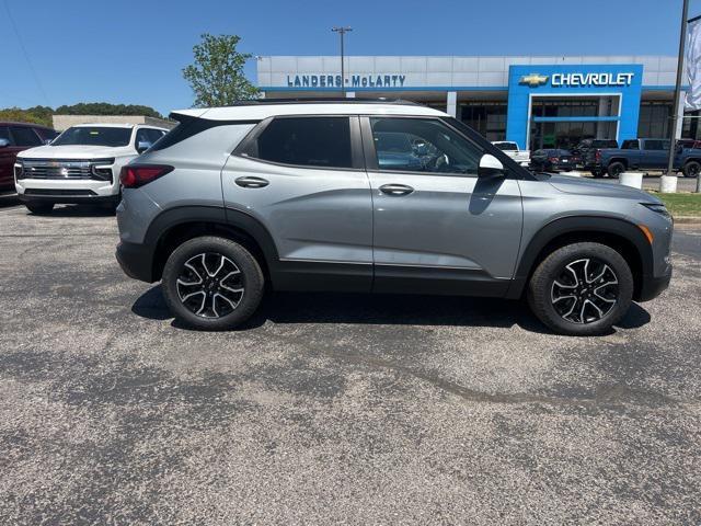 new 2025 Chevrolet TrailBlazer car, priced at $31,185