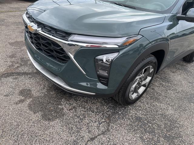 new 2025 Chevrolet Trax car, priced at $25,929