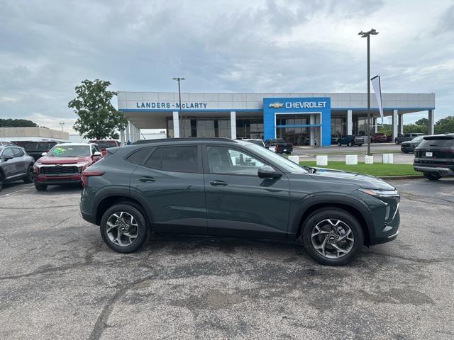 new 2025 Chevrolet Trax car, priced at $25,929