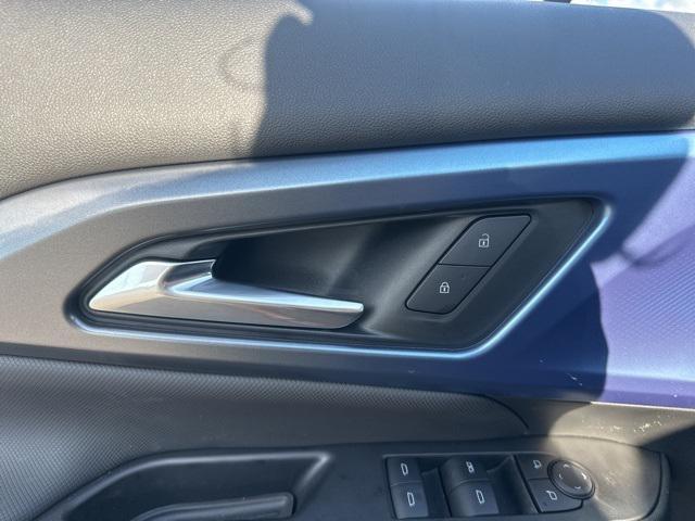 new 2025 Chevrolet Equinox EV car, priced at $39,389