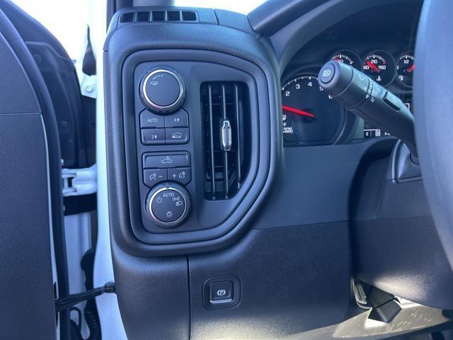 new 2025 Chevrolet Silverado 1500 car, priced at $43,025