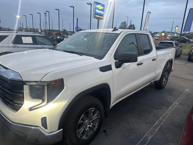 used 2023 GMC Sierra 1500 car, priced at $35,866