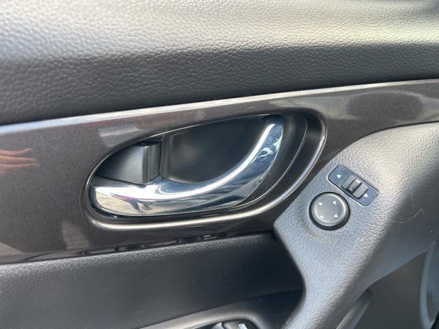 used 2019 Nissan Rogue car, priced at $18,257