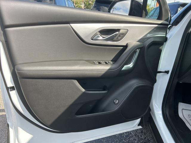 new 2025 Chevrolet Blazer car, priced at $33,655