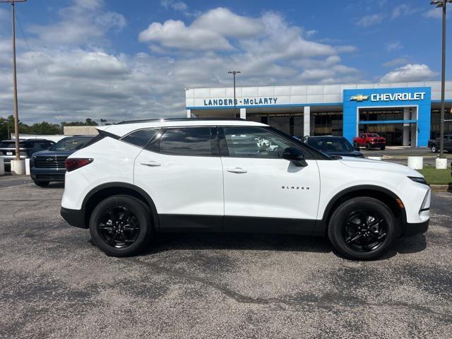new 2025 Chevrolet Blazer car, priced at $33,655
