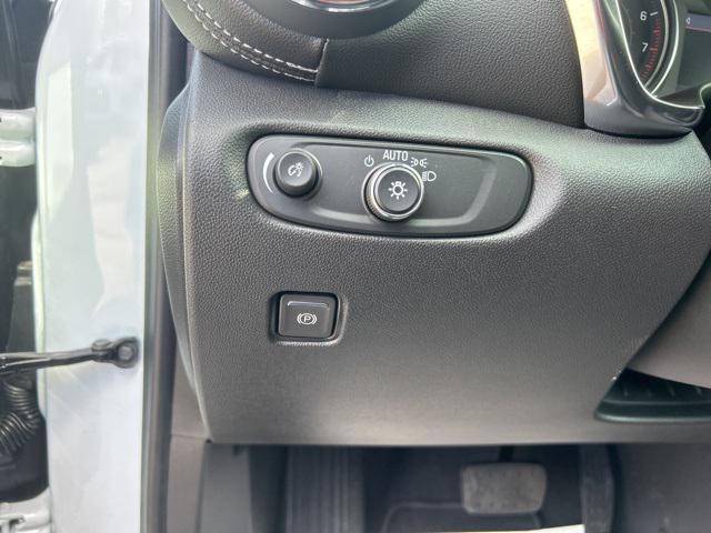 new 2025 Chevrolet Blazer car, priced at $33,655