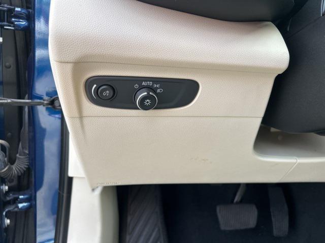used 2023 Buick Envision car, priced at $23,507