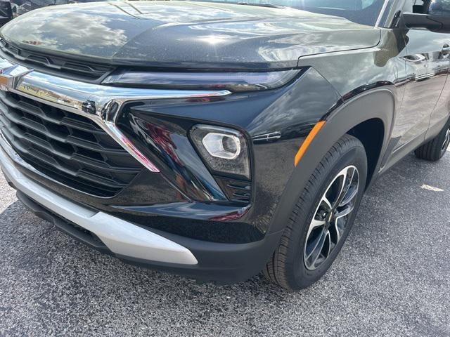 new 2025 Chevrolet TrailBlazer car, priced at $27,705