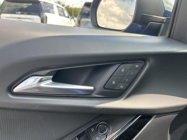 used 2025 Chevrolet Equinox car, priced at $31,212