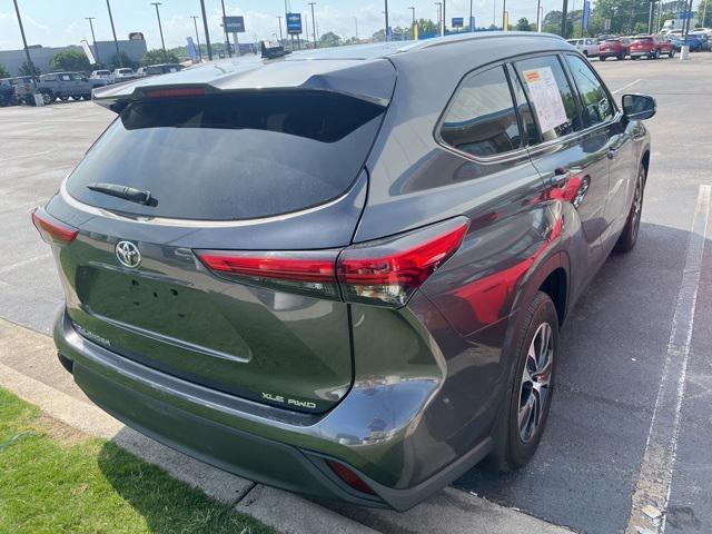 used 2021 Toyota Highlander car, priced at $33,948