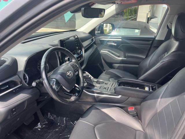 used 2021 Toyota Highlander car, priced at $33,948