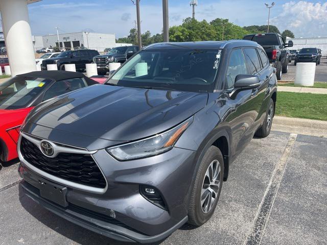 used 2021 Toyota Highlander car, priced at $33,948