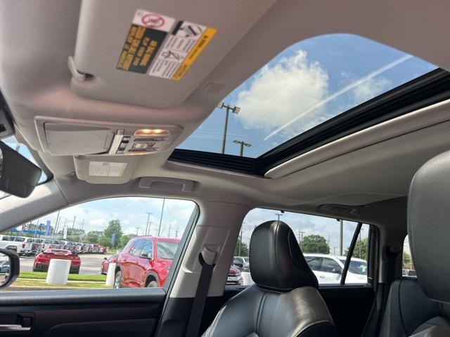 used 2021 Toyota Highlander car, priced at $32,499