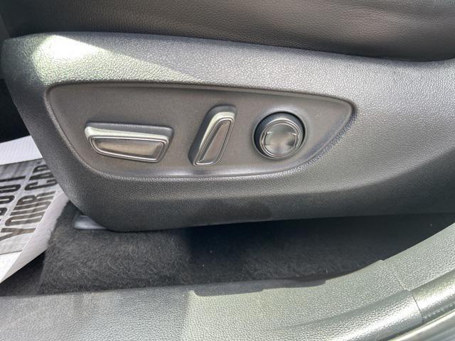 used 2021 Toyota Highlander car, priced at $32,499