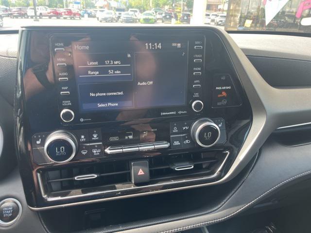 used 2021 Toyota Highlander car, priced at $33,948