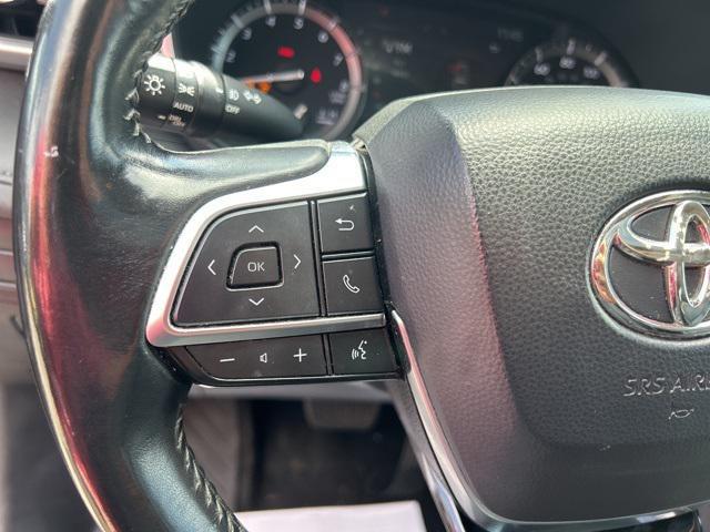 used 2021 Toyota Highlander car, priced at $32,499