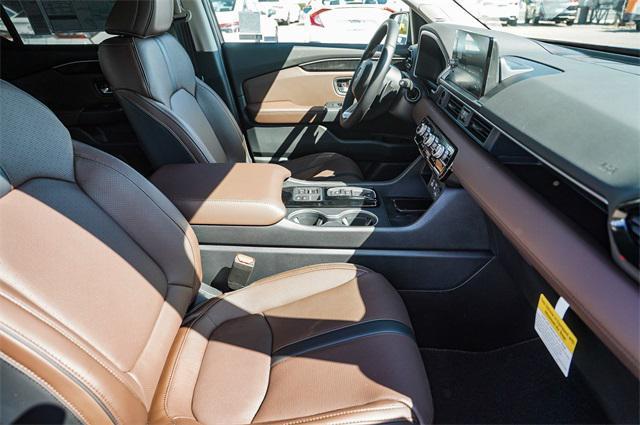 new 2025 Honda Pilot car, priced at $54,530