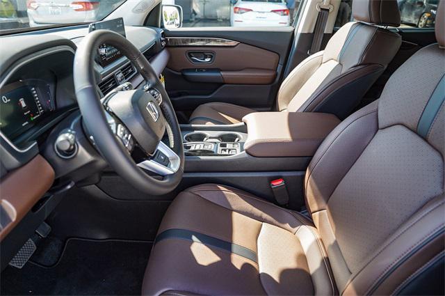 new 2025 Honda Pilot car, priced at $54,530