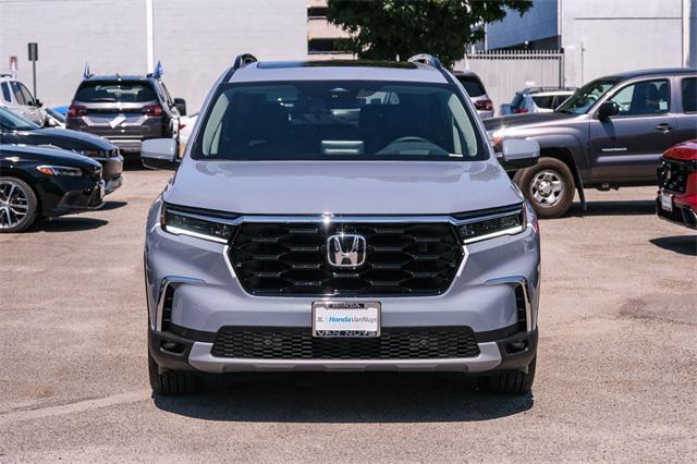 new 2025 Honda Pilot car, priced at $54,985
