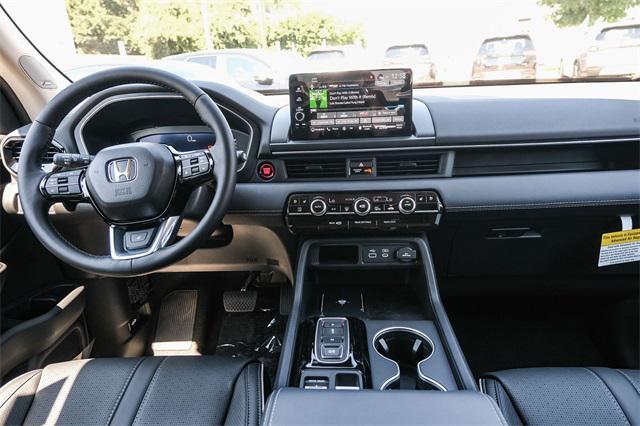 new 2025 Honda Pilot car, priced at $54,985