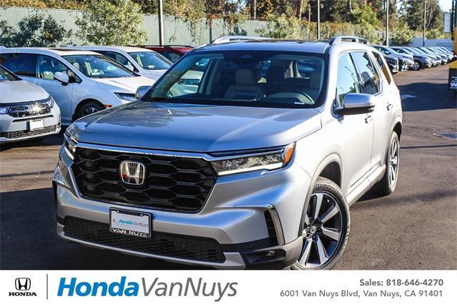 new 2025 Honda Pilot car, priced at $51,685