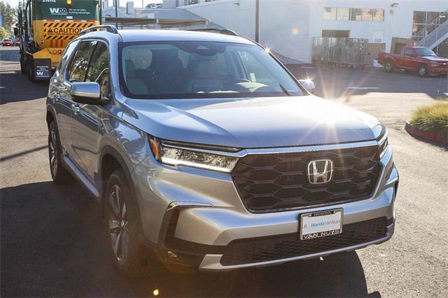 new 2025 Honda Pilot car, priced at $51,685