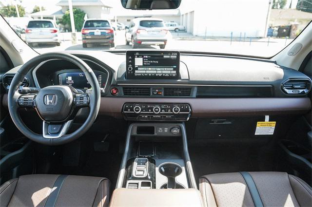 new 2025 Honda Pilot car, priced at $54,530