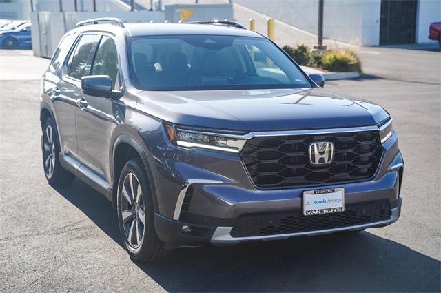 new 2025 Honda Pilot car, priced at $48,950