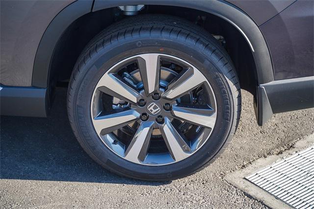 new 2025 Honda Pilot car, priced at $48,950