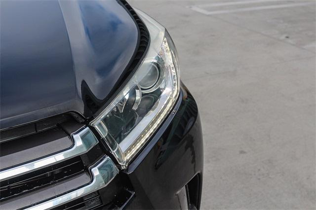 used 2018 Toyota Highlander car, priced at $28,661