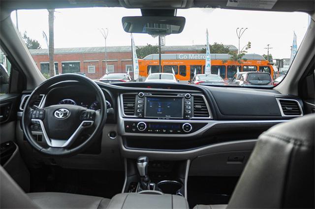 used 2018 Toyota Highlander car, priced at $28,661